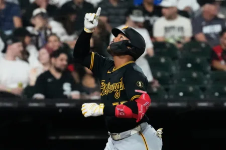Valdez Homers And The Pirates Use 8 Pitchers In 4-2 Win Over The White Sox